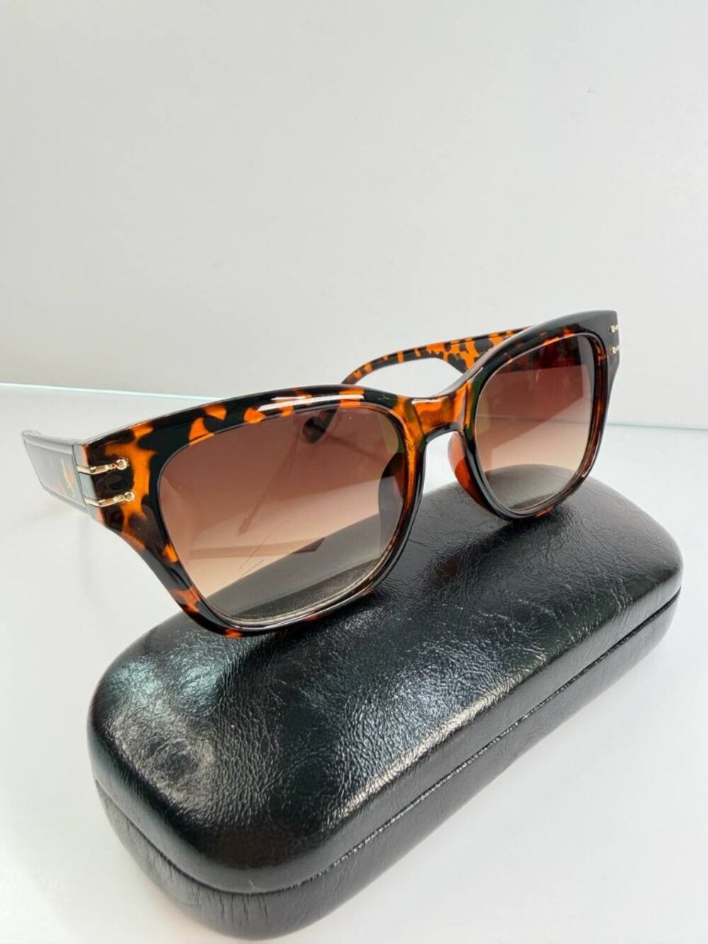 Jessica Simpson Designer Sunglasses